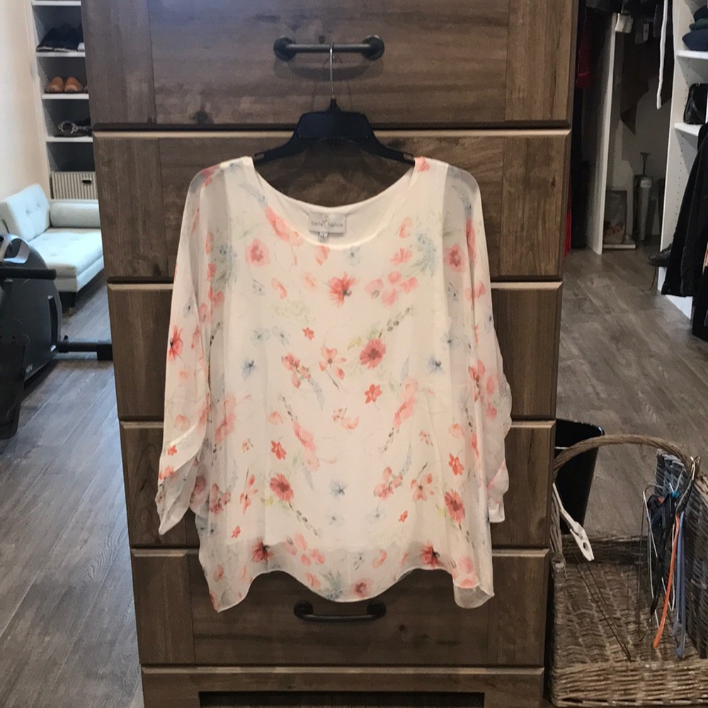 Dreamy floral blouse made in Italy